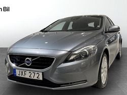 Grå Begagnad 2015 Volvo V40 Halvkombi | 174 900 kr (Marknadspris)