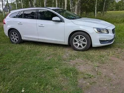 Vit Begagnad 2015 Volvo V60 Momentum Kombi | 85 700 kr (Bra pris)