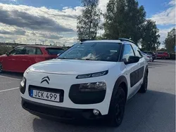 Vit Begagnad 2015 Citroën C4 Cactus PureTech Halvkombi | 49 000 kr (Bra pris)