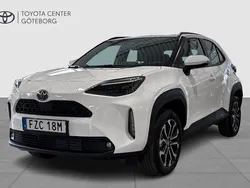 Vit Ny 2025 Toyota Yaris Cross Active SUV | 314 900 kr (Marknadspris)