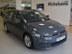 Grå Begagnad 2024 VW Golf VIII Life Kombi | 279 900 kr (Marknadspris)