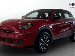 Röd (red) Ny 2025 Fiat 600 Lounge SUV | 305 800 kr