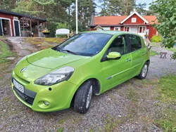 Grön Begagnad 2010 Renault Clio II Halvkombi | 60 000 kr (Dyr)
