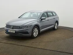 Grå Begagnad 2023 VW Passat Business Kombi | 319 900 kr (Marknadspris)