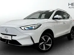 Vit (white) Begagnad 2022 MG ZS Luxury Sedan | 244 900 kr (Bra pris)