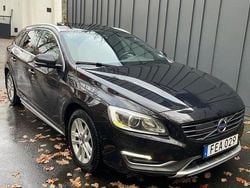 Svart Begagnad 2014 Volvo V60 Summum Kombi | 99 900 kr (Marknadspris)