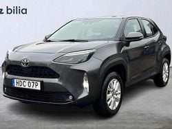 Mörkgrå (grå) Begagnad 2022 Toyota Yaris Hybrid Active SUV | 269 900 kr (Marknadspris)
