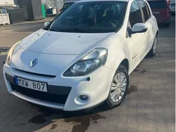 Vit Begagnad 2012 Renault Clio R.S. Halvkombi | 47 000 kr (Marknadspris)