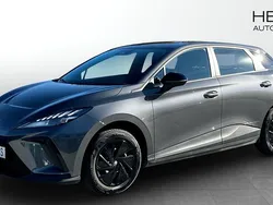 Grå (grey) Begagnad 2023 MG MG4 EV Halvkombi | 259 900 kr (Marknadspris)