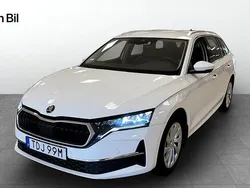 Vit Begagnad 2024 Skoda Octavia Selection Kombi | 289 900 kr (Lite dyr)