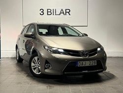 Brun Begagnad 2013 Toyota Auris Hybrid Active Halvkombi | 129 900 kr (Marknadspris)
