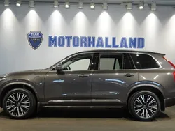 Grå Begagnad 2023 Volvo XC90 SUV | 699 900 kr (Marknadspris)