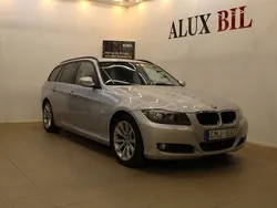 Ljusgrå (grå) Begagnad 2011 BMW 320 Sport Line Kombi | 74 900 kr (Marknadspris)