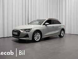 Grå (pilgrå pärleffekt) Begagnad 2025 Audi A3 Sportback Halvkombi | 304 500 kr (Marknadspris)