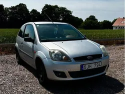 Silver Begagnad 2006 Ford Fiesta Halvkombi | 14 500 kr (Marknadspris)