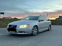 Grå Begagnad 2011 Volvo V70 R-Design Kombi | 50 000 kr (Marknadspris)