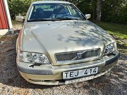 Brun Begagnad 2002 Volvo S40 Sedan | 13 000 kr (Dyr)