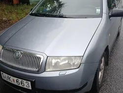 Grå Begagnad 2002 Skoda Fabia Kombi | 22 000 kr (Marknadspris)