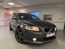 Grå Begagnad 2004 Volvo S40 R-Design Sedan | 44 900 kr (Marknadspris)