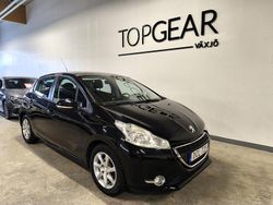 Svart Begagnad 2013 Peugeot 208 Halvkombi | 63 900 kr (Marknadspris)
