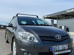 Grå Begagnad 2010 Toyota Auris Halvkombi | 45 500 kr (Marknadspris)