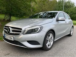 Silver Begagnad 2013 Mercedes A180 Urban Halvkombi | 82 000 kr (Marknadspris)