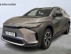 Silver Begagnad 2023 Toyota bZ4X Executive SUV | 318 000 kr