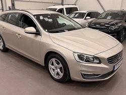 Ljusbrun Begagnad 2017 Volvo V60 Kombi | 199 500 kr (Superpris)