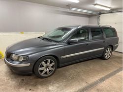 Grå Begagnad 2004 Volvo V70 Kombi | 29 900 kr (Marknadspris)