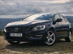 Svart Begagnad 2018 Volvo V60 Kombi | 215 000 kr (Marknadspris)