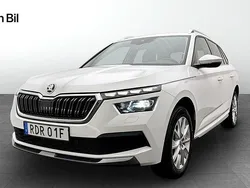 Vit Begagnad 2023 Skoda Kamiq Style SUV | 248 900 kr (Marknadspris)