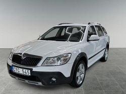 Vit Begagnad 2012 Skoda Octavia Scout Kombi | 135 000 kr (Marknadspris)
