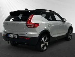 Silver Begagnad 2022 Volvo XC40 Plus SUV | 294 900 kr