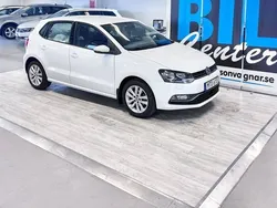 Vit Begagnad 2015 VW Polo Halvkombi | 89 000 kr (Marknadspris)