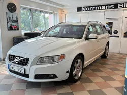 Vit Begagnad 2009 Volvo V70 Summum Kombi | 79 000 kr (Marknadspris)