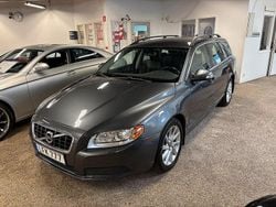 Grå Begagnad 2011 Volvo V70 Momentum Kombi | 129 900 kr (Marknadspris)