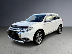 Vit Begagnad 2016 Mitsubishi Outlander SUV | 158 800 kr (Marknadspris)
