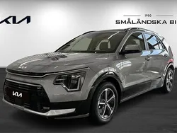 Grå Ny 2025 Kia Niro Advance SUV | 392 666 kr (Marknadspris)