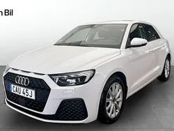 Cortinavit Begagnad 2022 Audi A1 Sportback Proline Halvkombi | 209 000 kr (Marknadspris)
