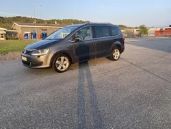 Grå Begagnad 2011 VW Sharan Minibuss | 70 000 kr (Marknadspris)