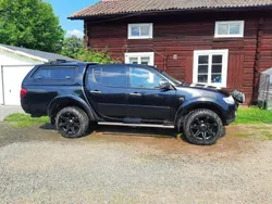 Svart Begagnad 2013 Mitsubishi L200 Pickup | 150 000 kr (Dyr)