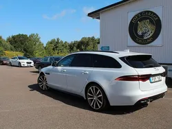 Vit Begagnad 2017 Jaguar XF Sportbrake R-Sport Kombi | 312 000 kr