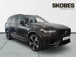 Grå Begagnad 2024 Volvo XC90 Ultimate SUV | 739 400 kr (Marknadspris)