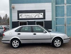 Ljusgrå Begagnad 2003 Saab 9-3 Halvkombi | 14 900 kr (Marknadspris)