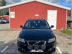 Svart Begagnad 2008 Volvo V50 Summum Kombi | 40 000 kr (Marknadspris)