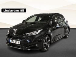 Svart Begagnad 2025 Toyota Yaris Hybrid Style Halvkombi | 324 900 kr (Dyr)
