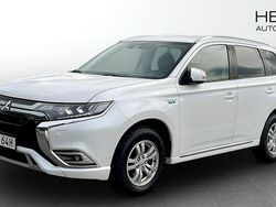 Vit (white) Begagnad 2019 Mitsubishi Outlander P-HEV Kombi | 209 900 kr