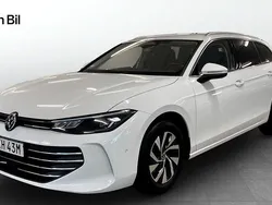 Vit Begagnad 2024 VW Passat Business Kombi | 345 900 kr (Dyr)