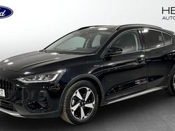 Svart Begagnad 2023 Ford Focus Active Halvkombi | 184 900 kr (Bra pris)