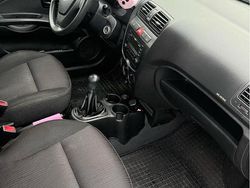 Grå Begagnad 2009 Kia Picanto 4 Halvkombi | 34 000 kr (Marknadspris)